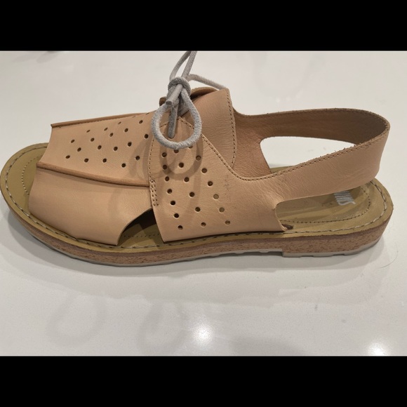 CAMPER TWINS -  Versatile Cream/Tan Sandals,      Size 40 - Picture 7 of 12